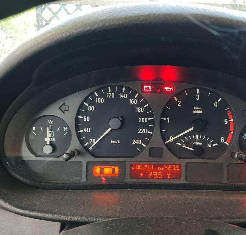 Usata 2002 BMW 320 Tre volumi | 1000 € (Super prezzo) - Immagine 1/4