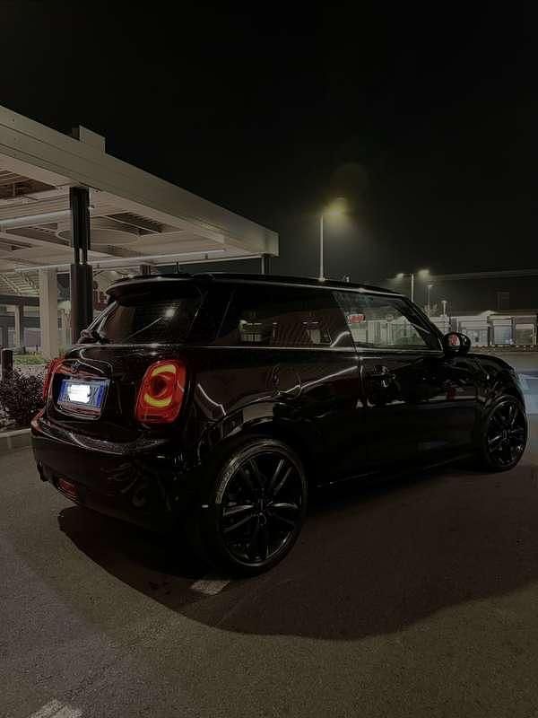 Usata Mini ONE 102 CV (75 kW) 2019 Utilitaria
