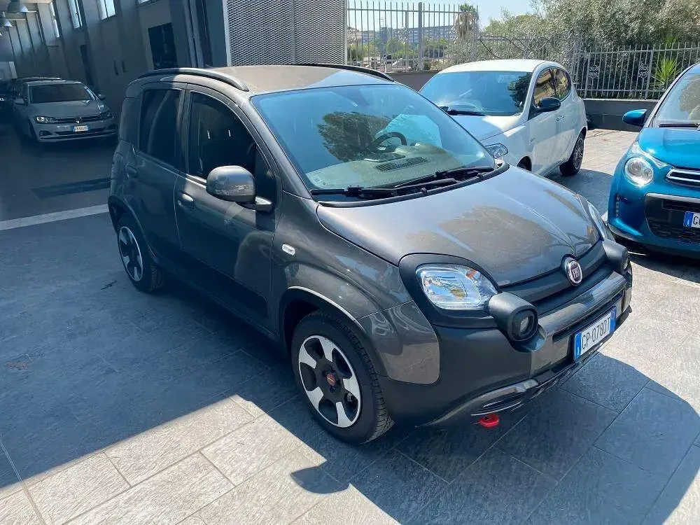 Usata Fiat Panda Cross Cross 70 CV (51 kW) 2023 Grigio Utilitaria