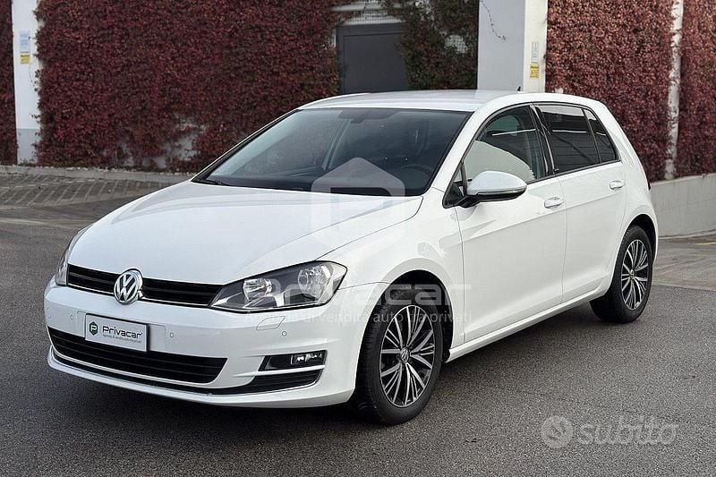 Bianco Usata 2017 VW Golf VII Highline Utilitaria | 9500 € (Super prezzo) - Immagine 1/4