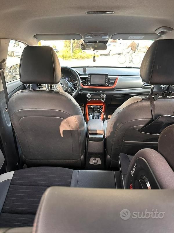 Usata Kia Stonic 120 CV (88 kW) 2018 Grigio SUV