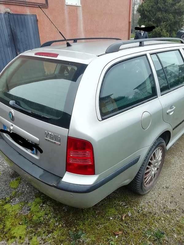 Usata Skoda Octavia Elegance 131 CV (96 kW) 2003 Argento Station wagon