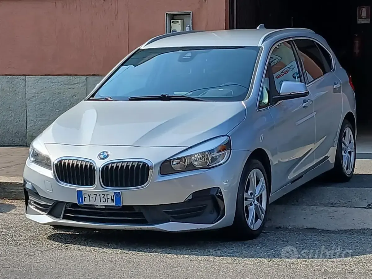 Usata BMW 216 Active Tourer 116 CV (85 kW) 2020 Grigio Monovolume