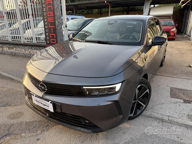 Usata Opel Astra Elegance 131 CV (96 kW) 2023 Grigio Berlina