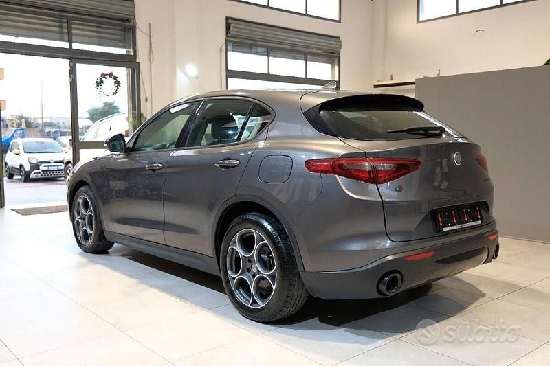 Usata Alfa Romeo Stelvio Sprint 190 CV (139 kW) 2021 Grigio SUV