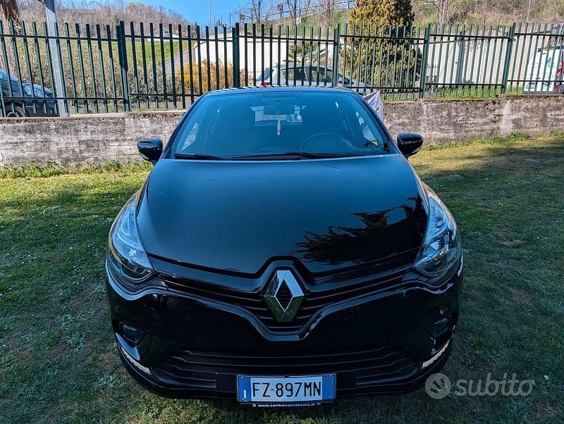Usata Renault Clio V SE 76 CV (55 kW) 2020 Nero Berlina