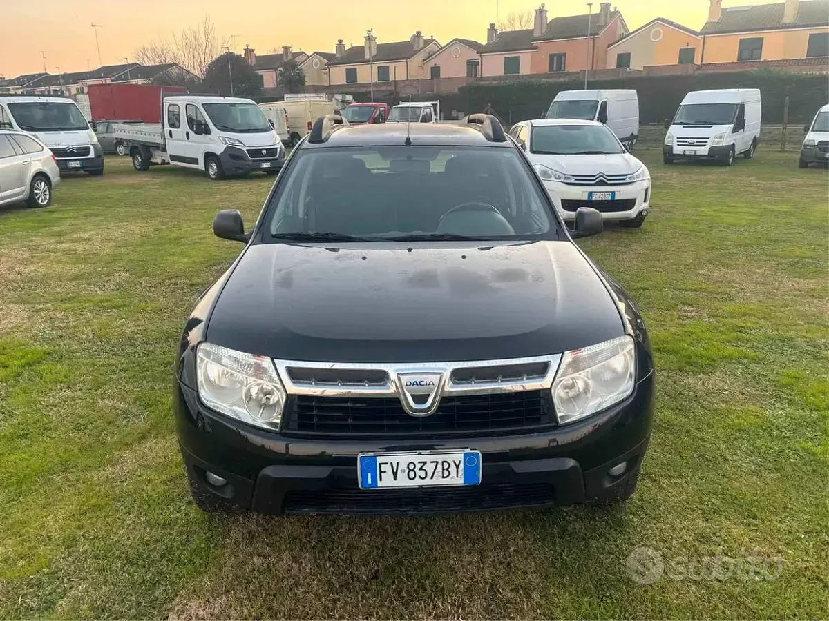 Usata Dacia Duster Ambiance 107 CV (78 kW) 2011 Nero SUV