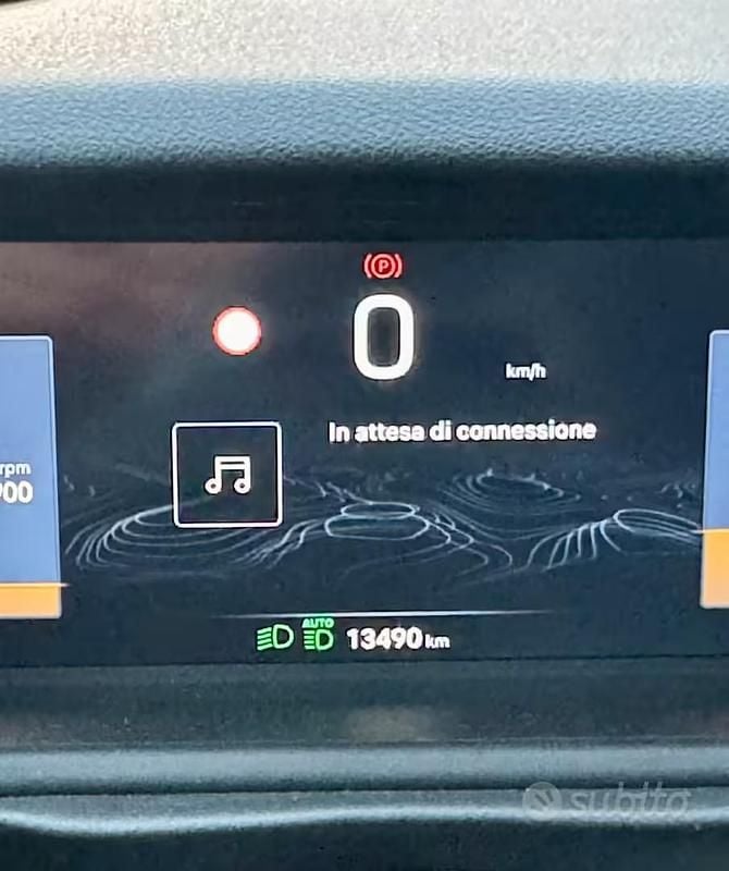 Käytetty Jeep Avenger Summit 101 HP (74 kW) 2023 Harmaa Katumaasturi