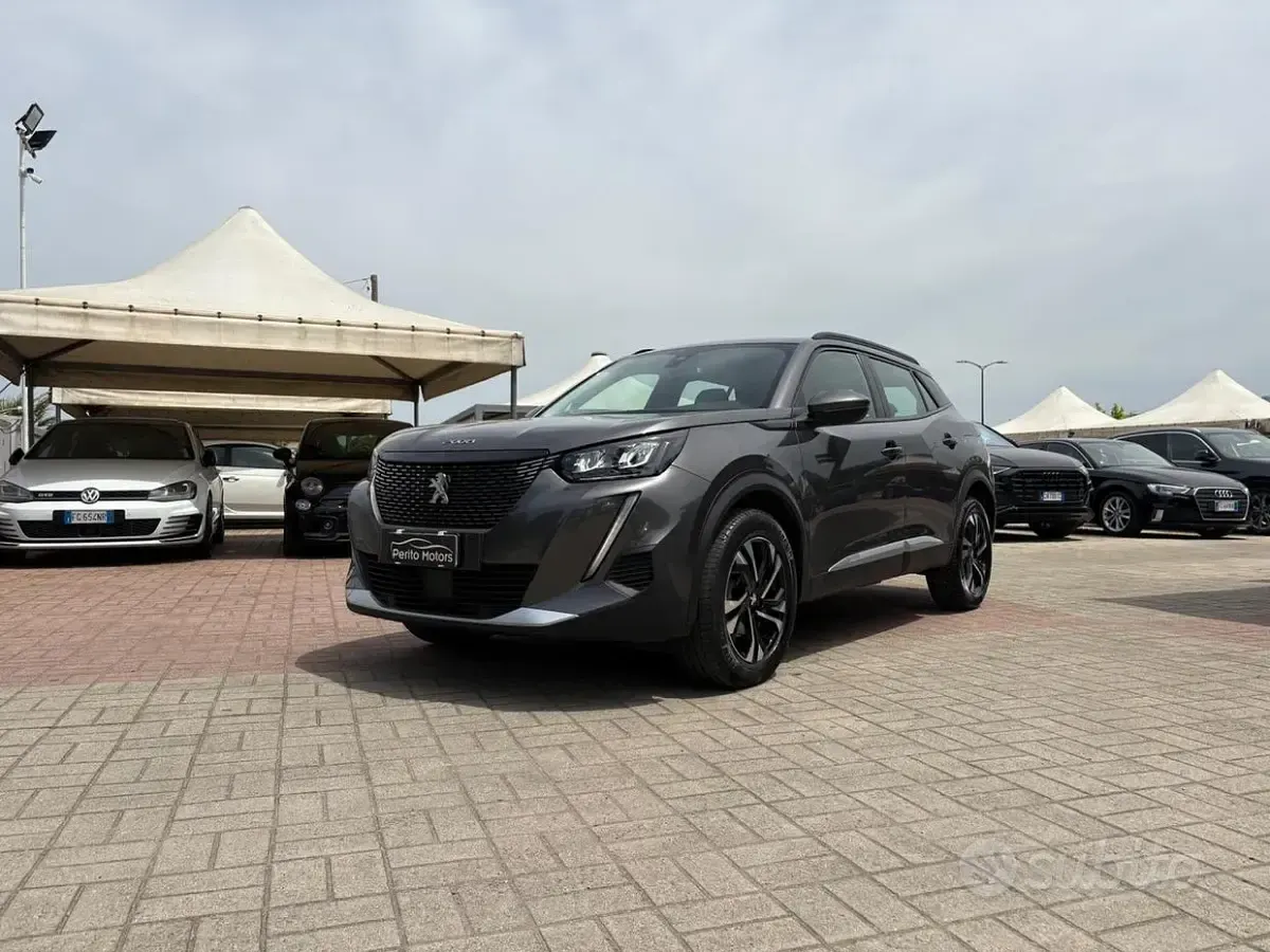 Usata Peugeot 2008 Allure 131 CV (96 kW) 2020 Grigio SUV