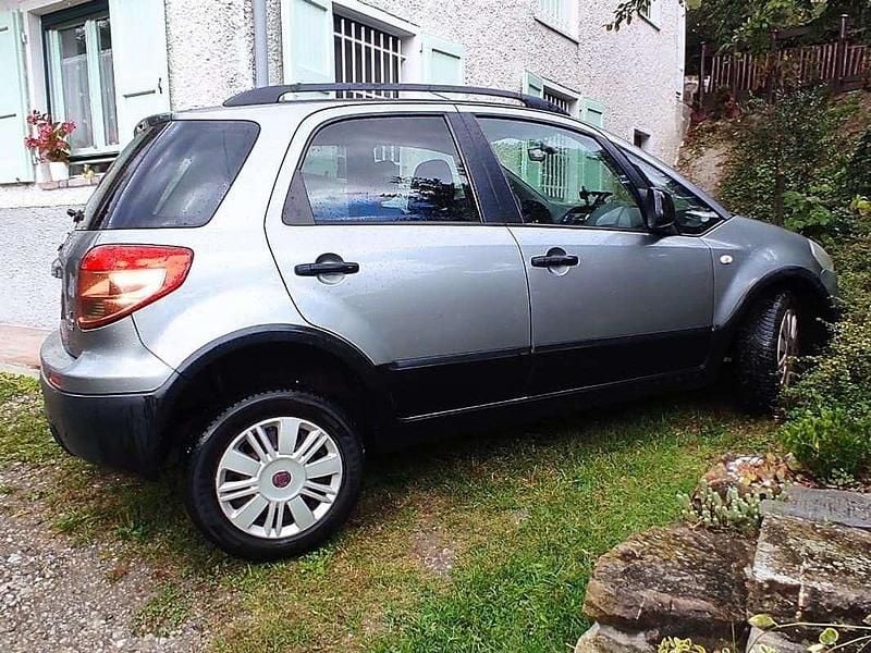 Usata Fiat Sedici Dynamic 120 CV (88 kW) 2009 Grigio SUV