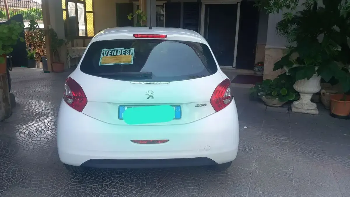 Usata Peugeot 208 Active 68 CV (50 kW) 2014 Utilitaria