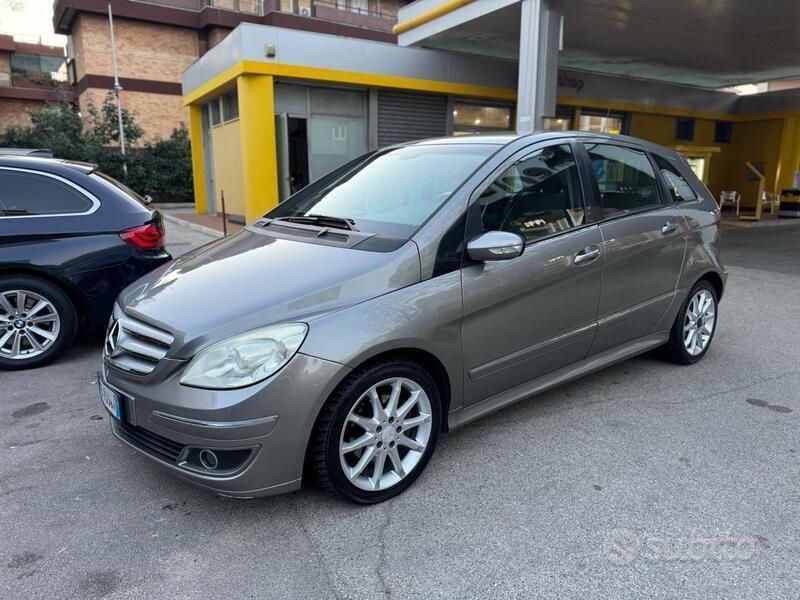 Usata Mercedes B200 Chrome 140 CV (102 kW) 2008 Grigio Monovolume