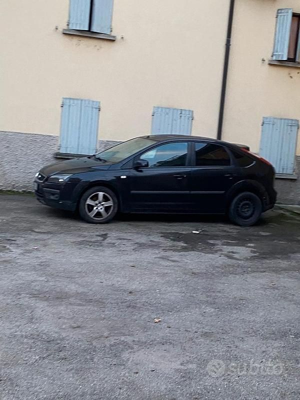 Usado Ford Focus 90 HP (66 kW) 2006 Sedan