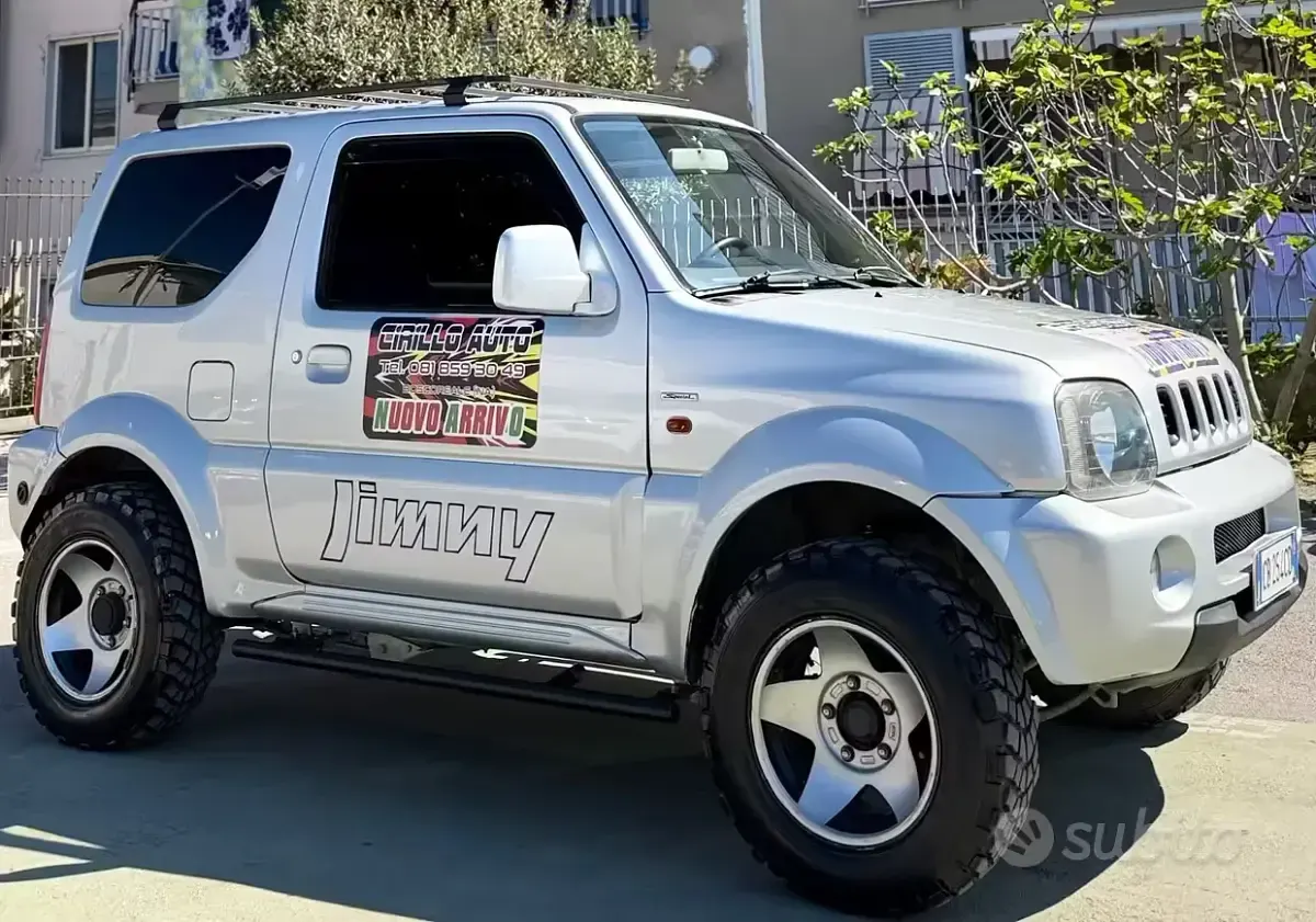 Usata Suzuki Jimny 82 CV (60 kW) 2002 Grigio SUV