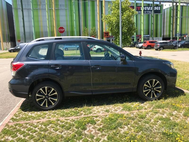 Grigio Usata 2018 Subaru Forester Sport SUV | 17.500 € (Cara) - Immagine 1/4