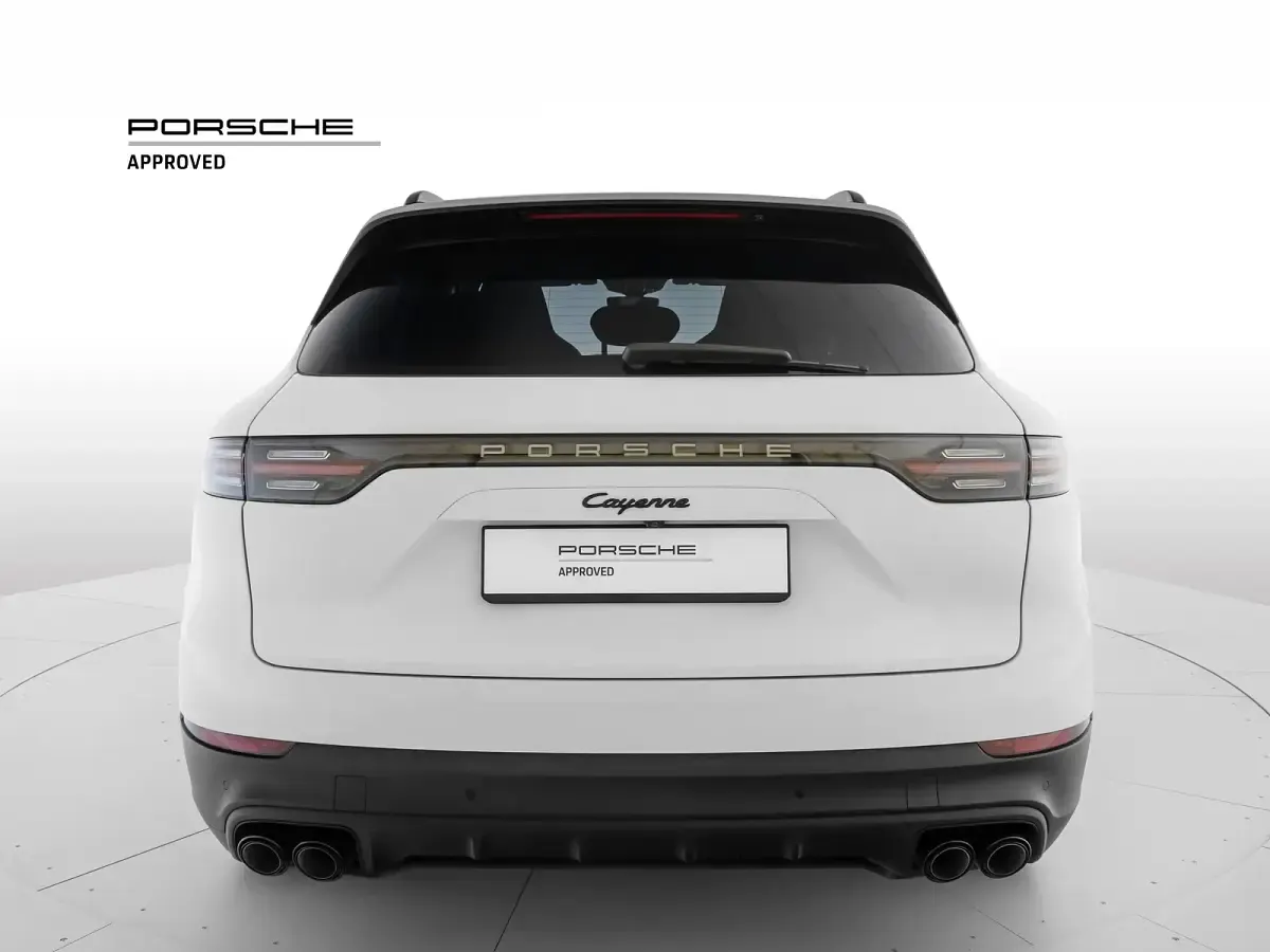 Usata Porsche Cayenne Platinum Edition 462 CV (339 kW) 2022 2y bianco carrara metallizzato SUV