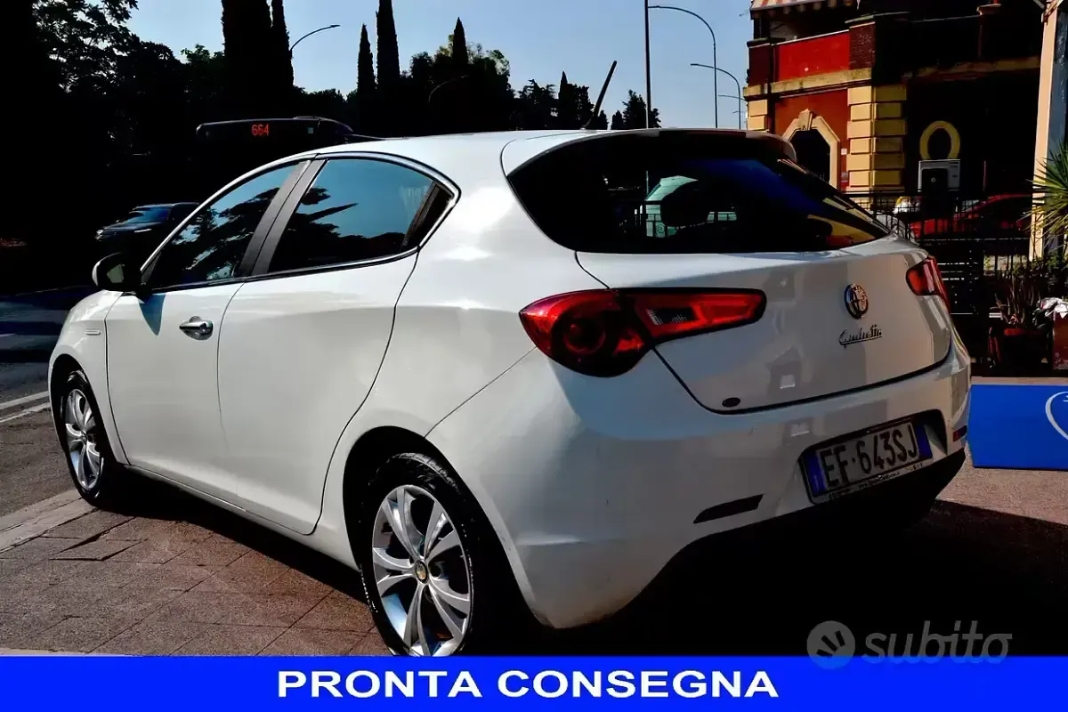 Usata Alfa Romeo Giulietta 105 CV (77 kW) 2011 Bianco Utilitaria