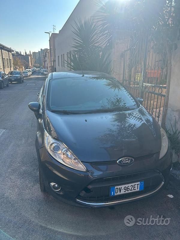 Usata Ford Fiesta 68 CV (50 kW) 2009 Blu Berlina