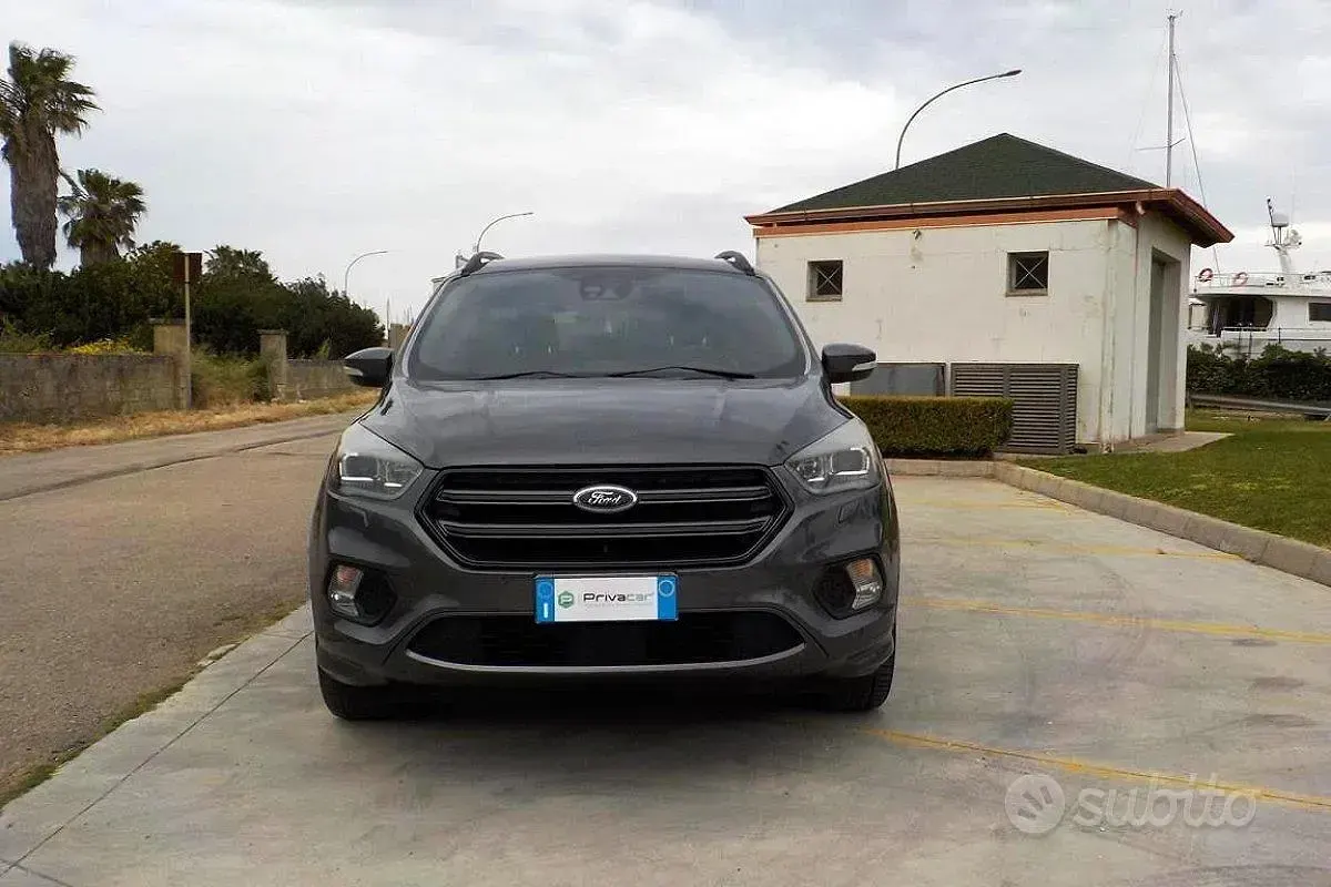 Usata Ford Kuga ST 179 CV (131 kW) 2017 Grigio SUV