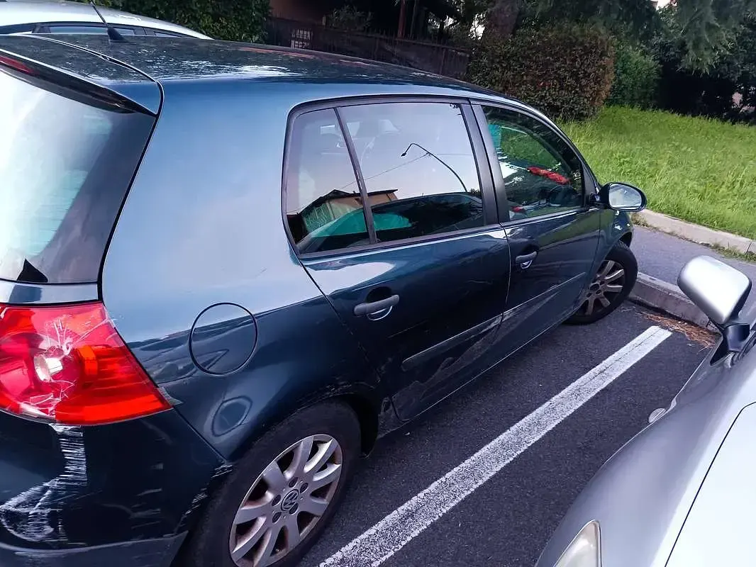 Usata VW Golf V United 102 CV (75 kW) 2008 Blu/azzurro Utilitaria