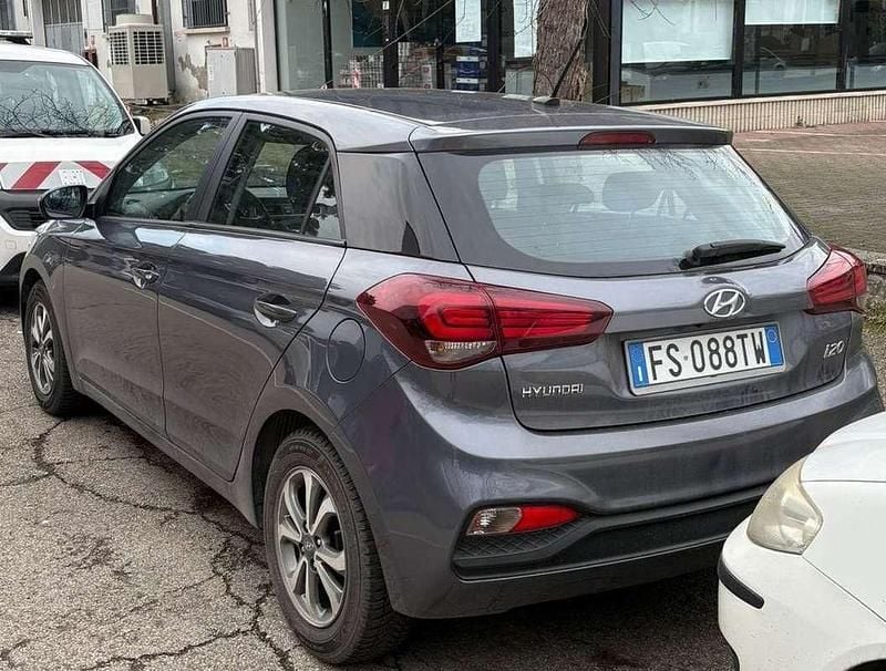 Usata Hyundai i20 75 CV (55 kW) 2018 Utilitaria