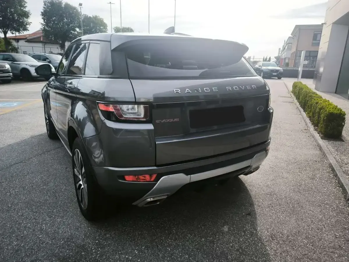 Usata Land Rover Range Rover evoque 179 CV (131 kW) 2018 Grigio SUV