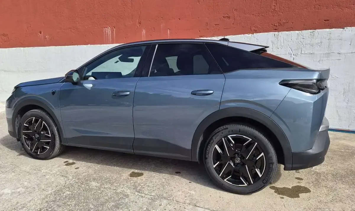 Usata Peugeot 3008 GTi 136 CV (100 kW) 2025 Blu/azzurro SUV