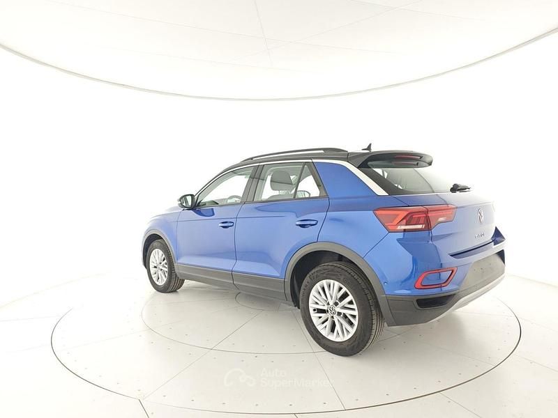 Usata VW T-Roc Life 110 CV (80 kW) 2023 Blu SUV