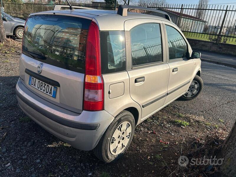 Usato 2006 Fiat Panda 1.2 Benzin 60 CV (2.100 €)