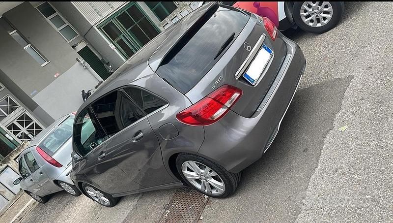 Usata Mercedes B180 109 CV (80 kW) 2015 Grigio Utilitaria