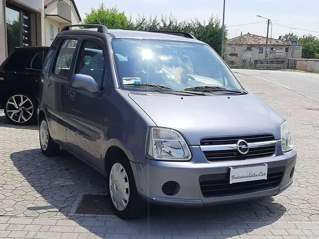 Usata Opel Agila 80 CV (58 kW) 2005 Grigio Monovolume