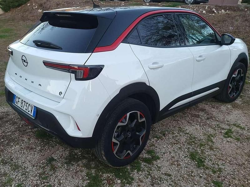 Usata Opel Mokka-e GS Line 56 kW (77 CV) 2021 Bianco SUV