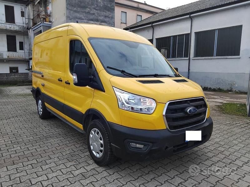 Usata Ford Transit Trend 131 CV (96 kW) 2021 Giallo / pastello Berlina