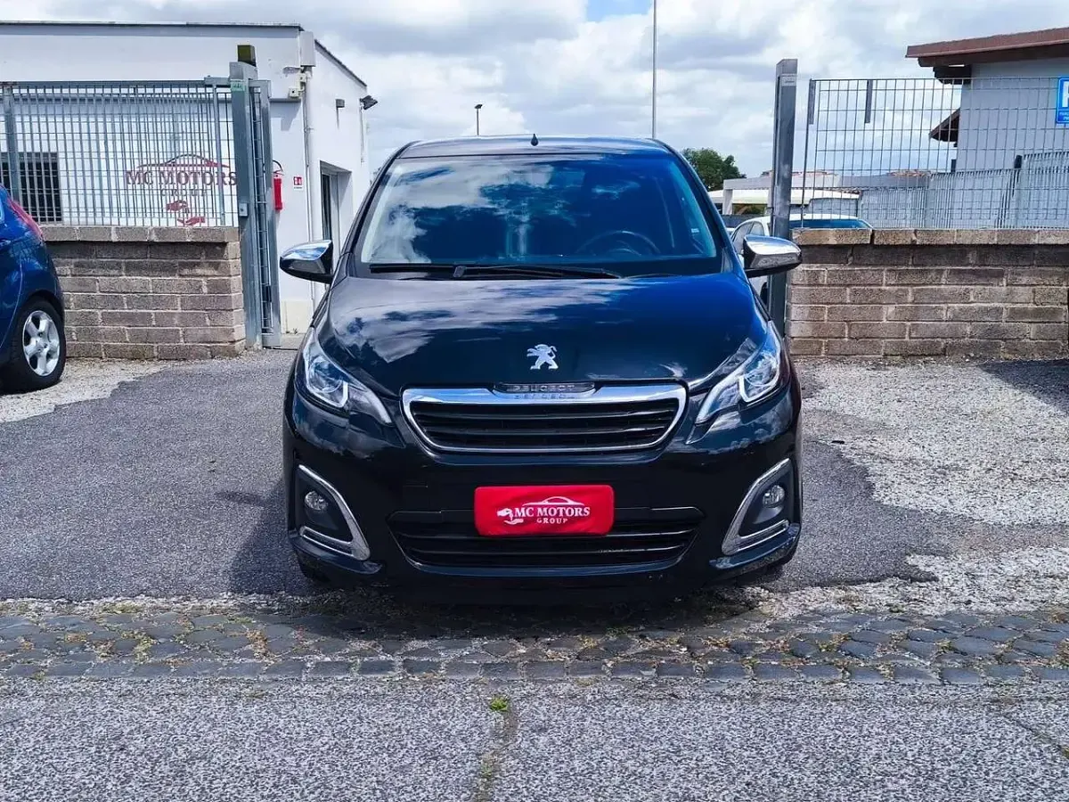 Begagnad Peugeot 108 Style 72 HK (52 kW) 2020 Svart Halvkombi