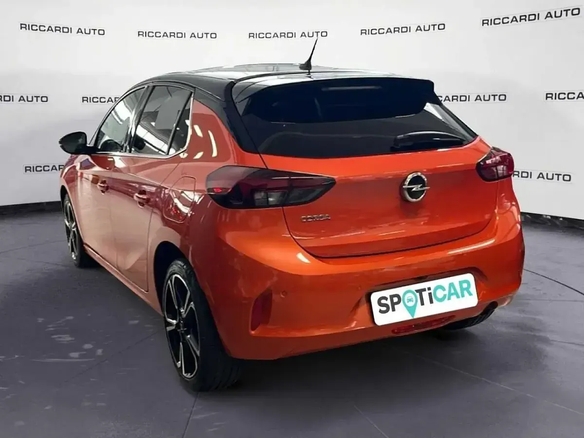 Usata Opel Corsa Elegance 101 CV (74 kW) 2023 Arancione Utilitaria