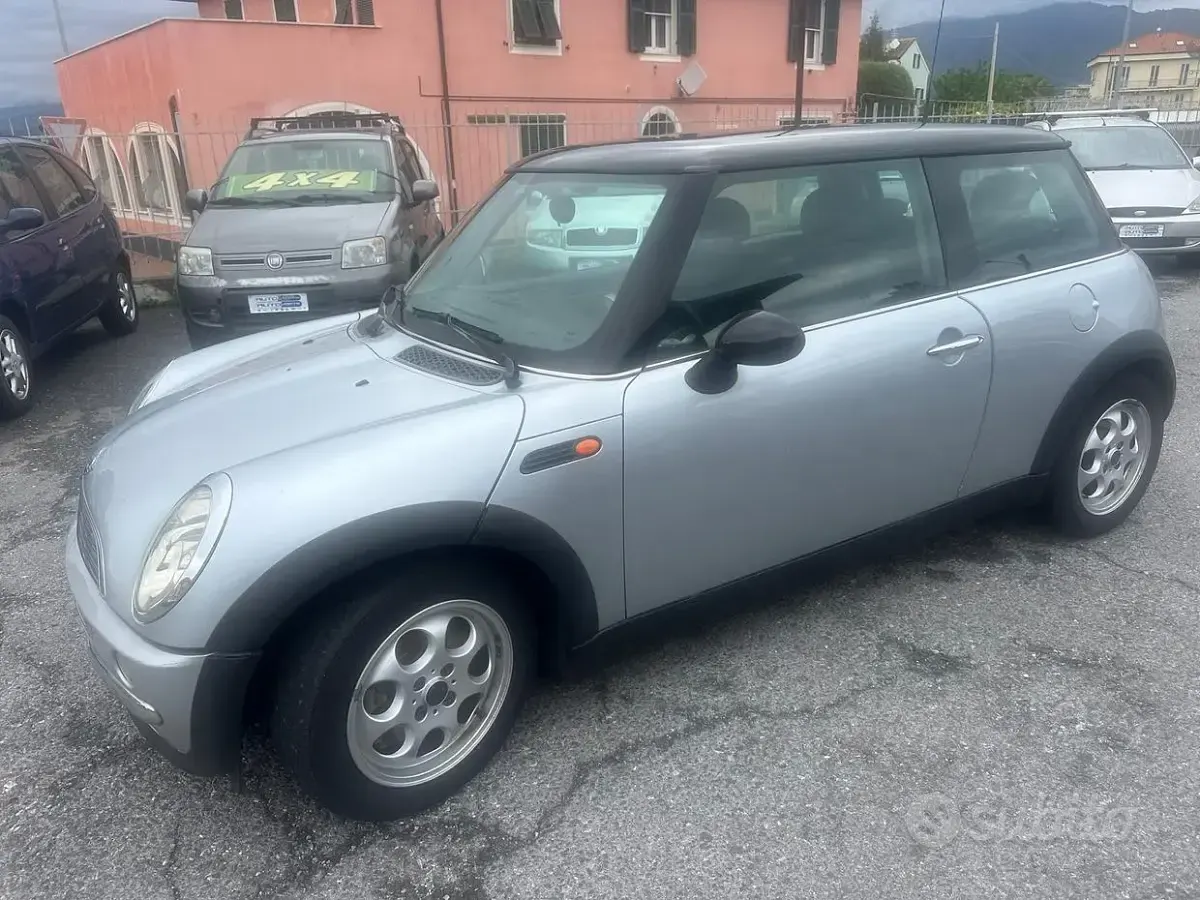 Käytetty Mini Cooper 116 HP (85 kW) 2002 Harmaa Viistoperä