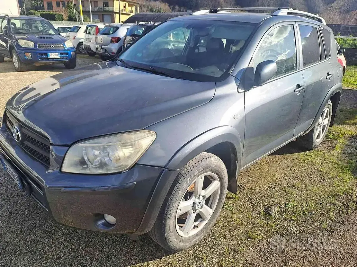 Usata Toyota RAV4 Luxury 177 CV (130 kW) 2006 SUV