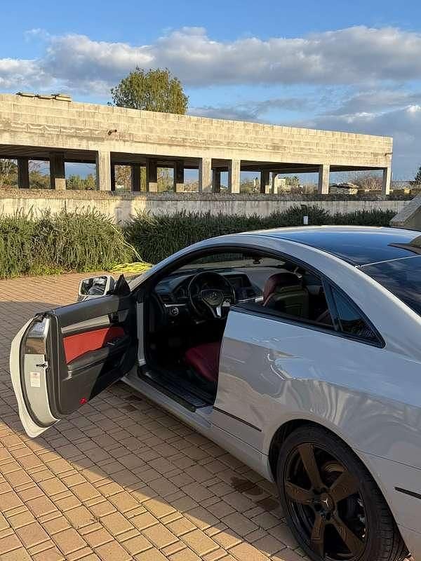 Usata Mercedes E220 170 CV (125 kW) 2013 Grigio Coupé