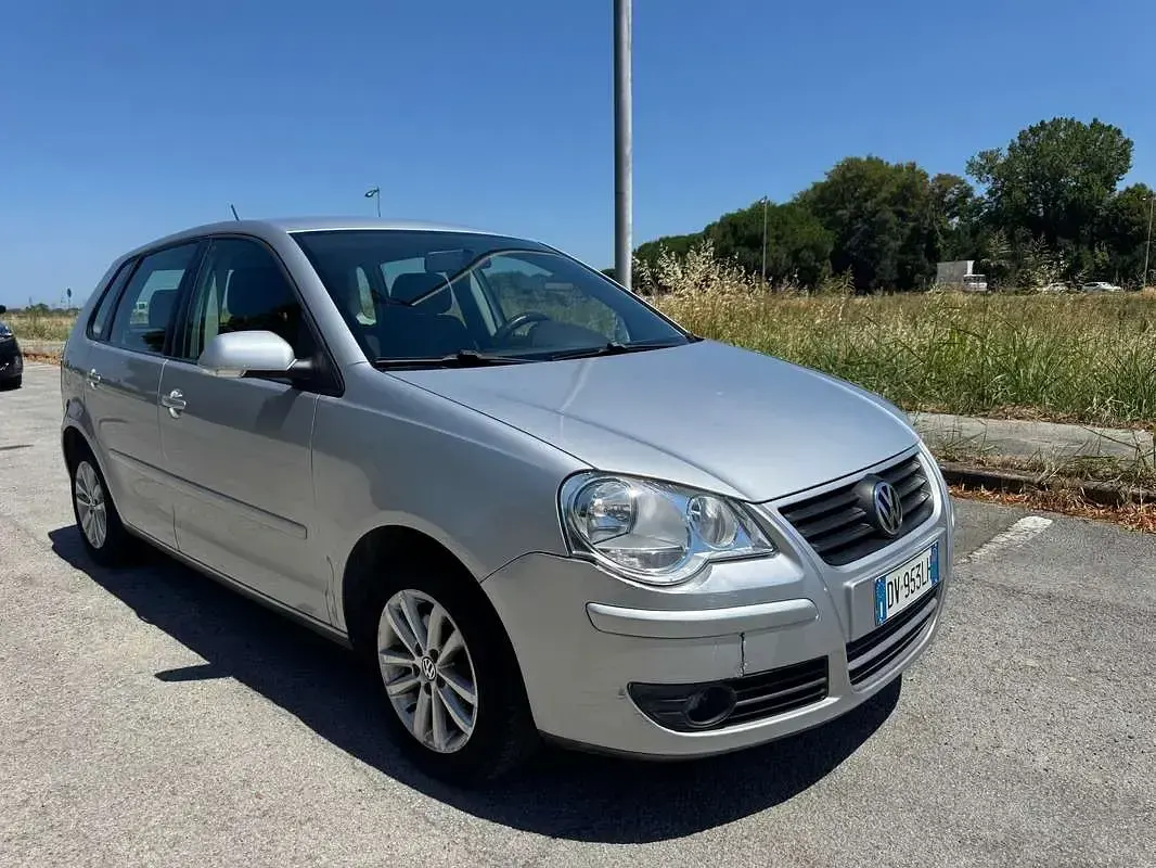 Usata VW Polo Comfortline 69 CV (50 kW) 2009 Argento Utilitaria
