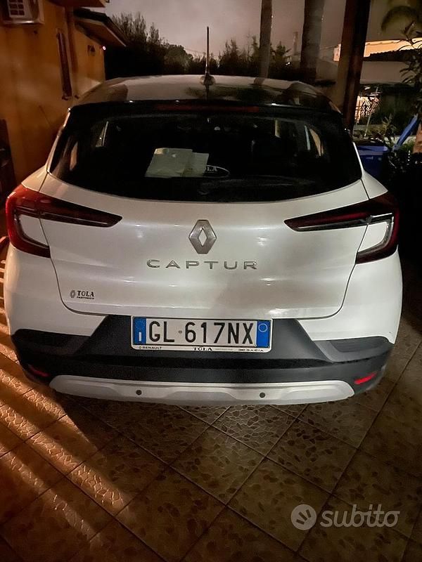 Usata Renault Captur 101 CV (74 kW) 2023 Bianco SUV