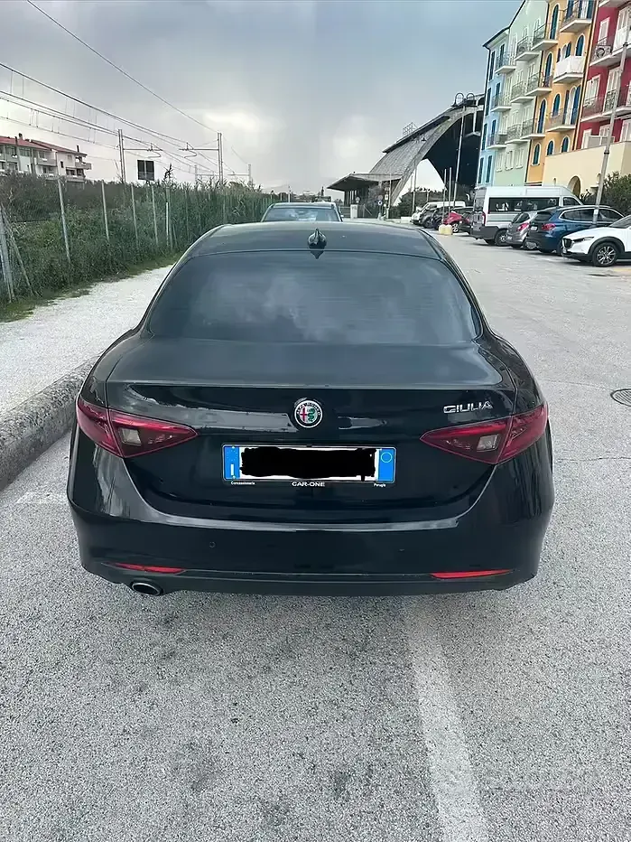 Usata Alfa Romeo Giulia Business 160 CV (117 kW) 2019 Nero Berlina