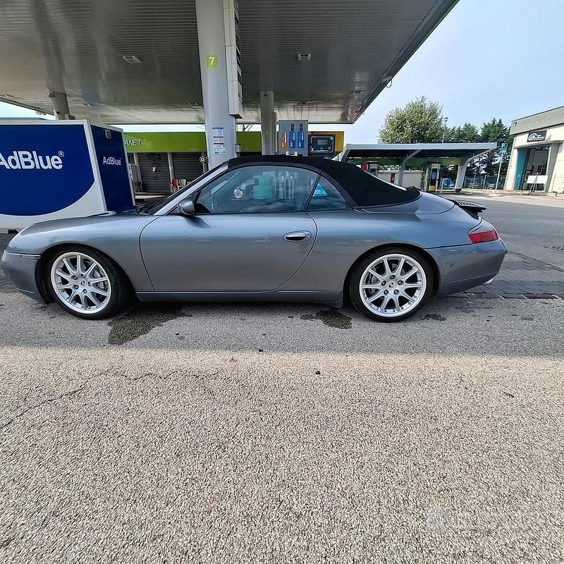 Usata Porsche 996 345 CV (253 kW) 1999 Grigio Cabrio