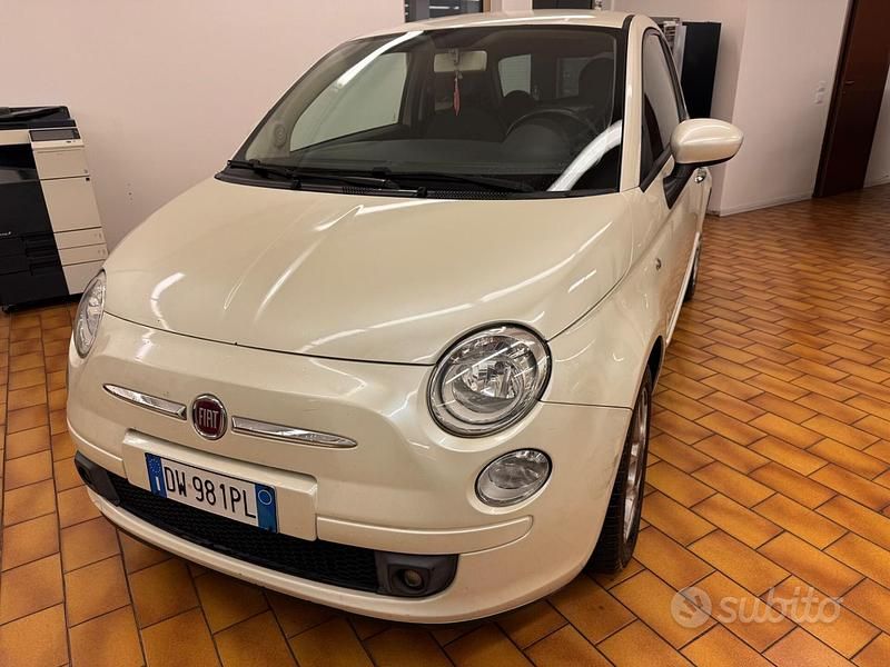 Bianco Usata 2009 Fiat 500 Tre volumi | 3000 € (Ottimo prezzo) - Immagine 1/4