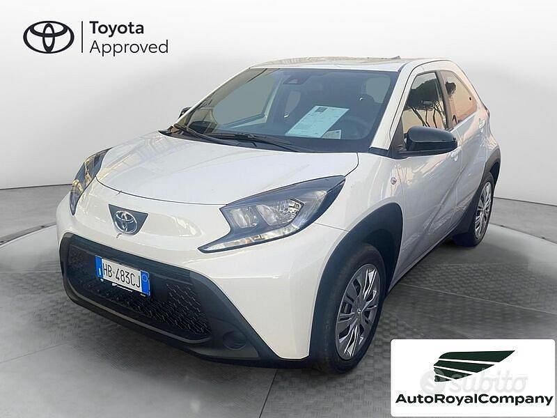 Bianco Nuova 2025 Toyota Aygo X Active SUV | 14.990 € (Buon prezzo) - Immagine 1/4