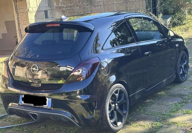 Usata Opel Corsa OPC 192 CV (141 kW) 2010 Utilitaria