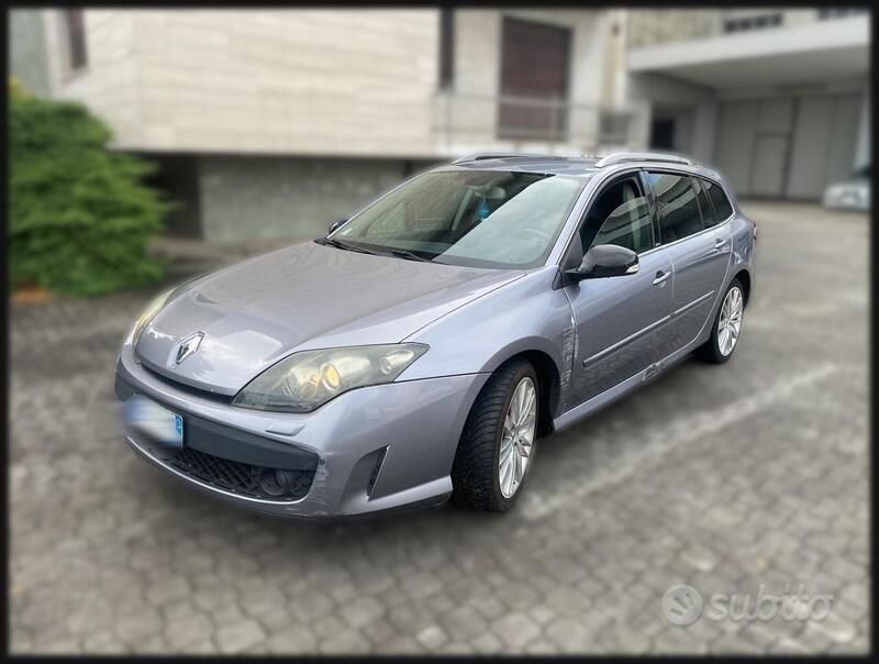Usata Renault Laguna III 150 CV (110 kW) 2010 Argento Station wagon