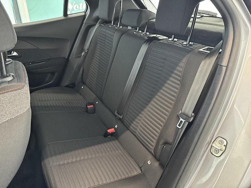 Usata Peugeot 2008 Active 131 CV (96 kW) 2023 Grigio SUV