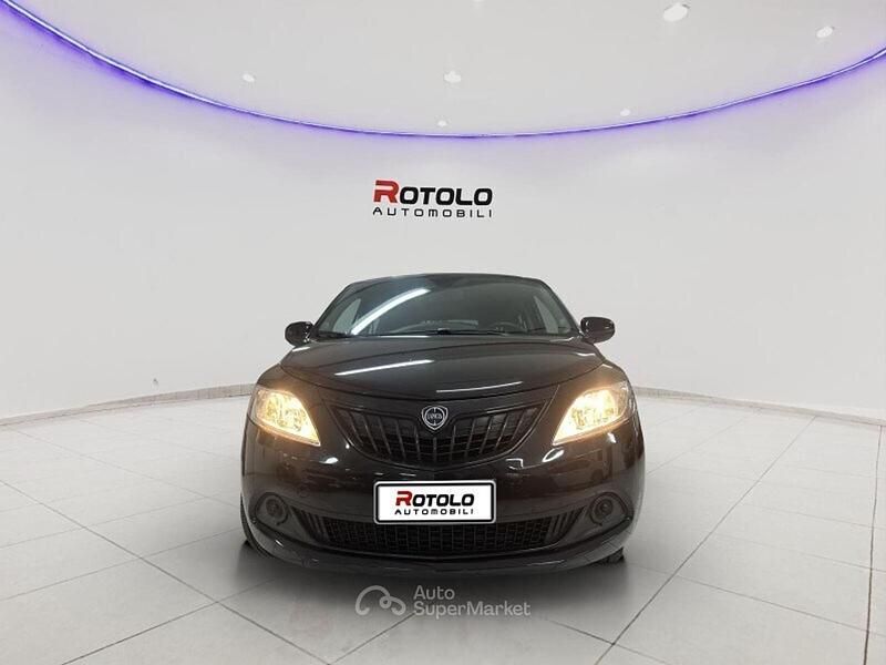 Usata Lancia Ypsilon Gold 69 CV (50 kW) 2023 Nero Utilitaria