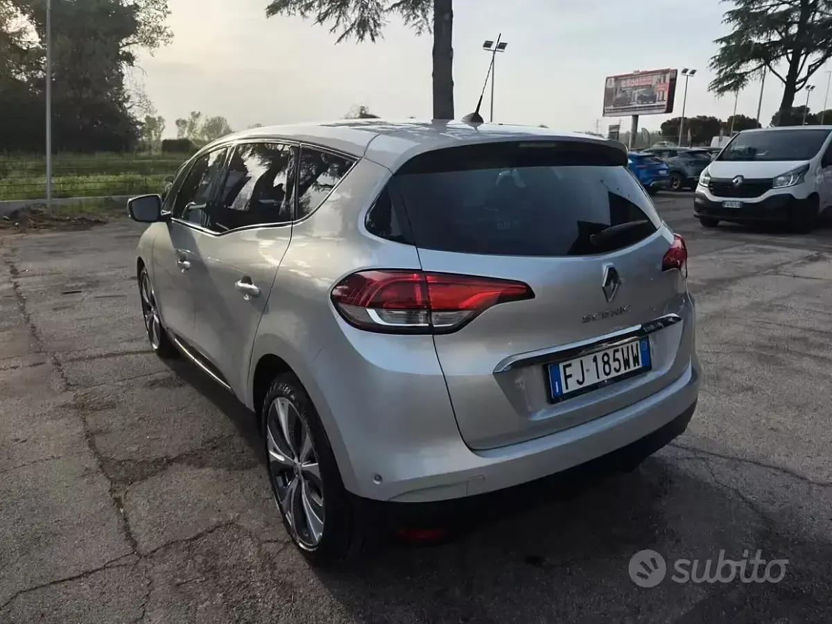 Usata Renault Scénic Intens 110 CV (80 kW) 2017 Grigio Monovolume