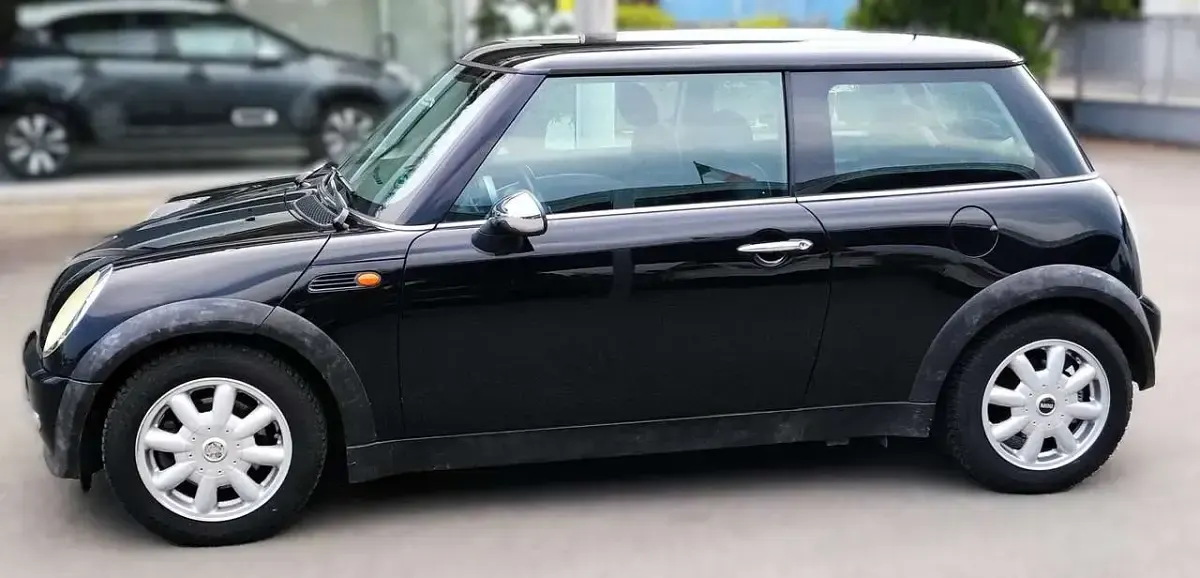 Usata Mini ONE 90 CV (66 kW) 2003 Nero Utilitaria